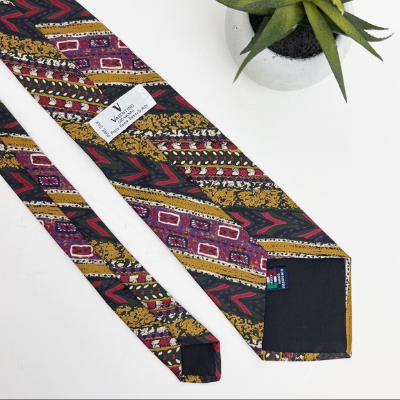 •VALENTINO• Vintage 100% Silk Abstract Print Necktie - Picture 4 of 9